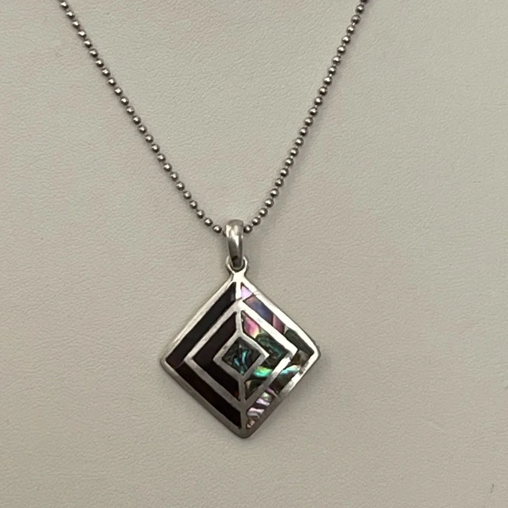 Solid sterling silver inlaid abalone shell pendant & chain - Picture 7 of 8